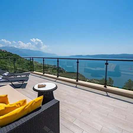 Villa Seaview Matea With 4 En-suite Bedrooms, Whirlpool, Sauna, Private Pool