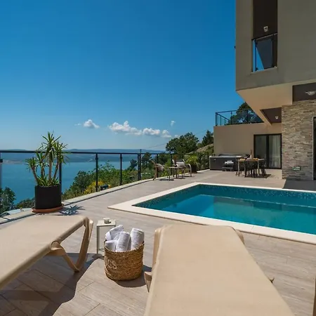 Seaview Matea With 4 En-suite Bedrooms, Whirlpool, Sauna, Private Pool Villa