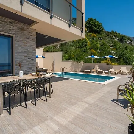 Seaview Matea With 4 En-suite Bedrooms, Whirlpool, Sauna, Private Pool Villa