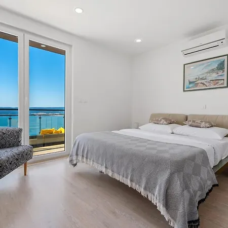 Seaview Matea With 4 En-suite Bedrooms, Whirlpool, Sauna, Private Pool Villa *
