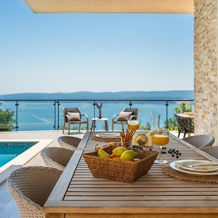 Seaview Matea With 4 En-suite Bedrooms, Whirlpool, Sauna, Private Pool